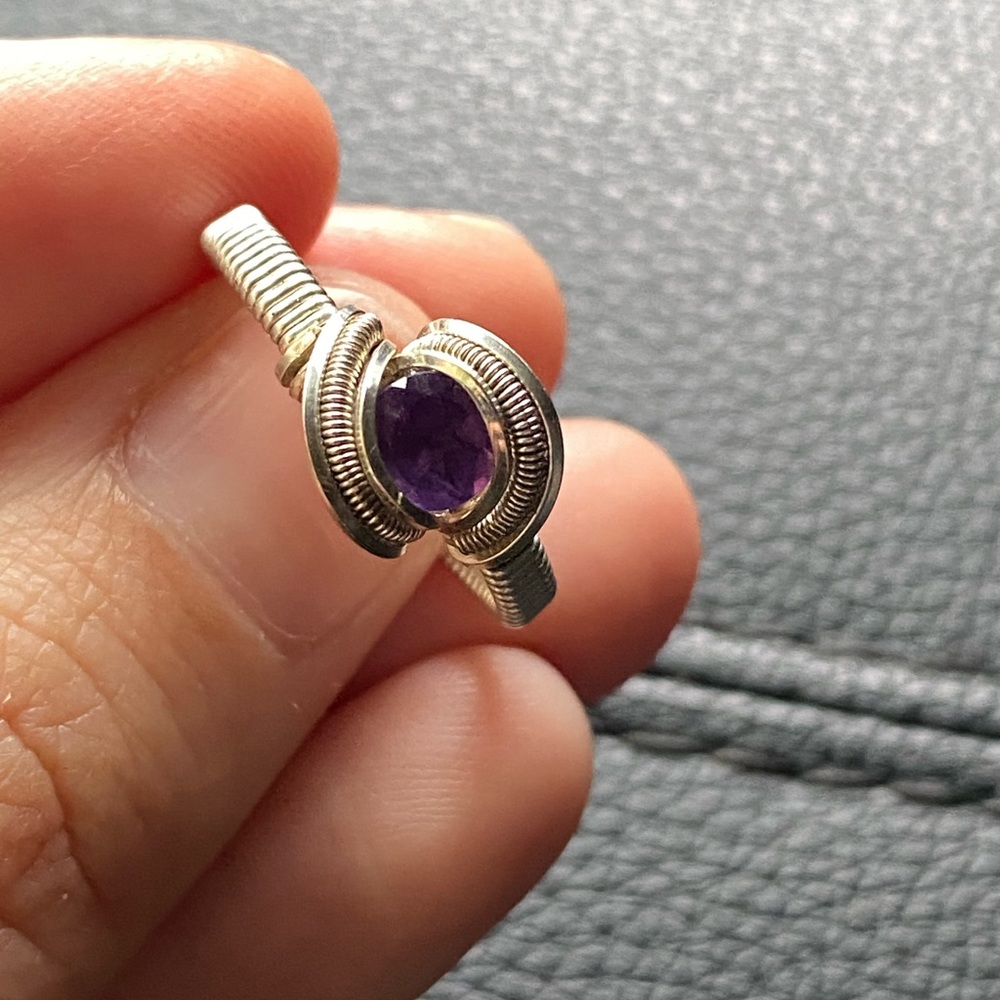 AMETHYST AND STERLING SILVER RING - Picture 7 of 10